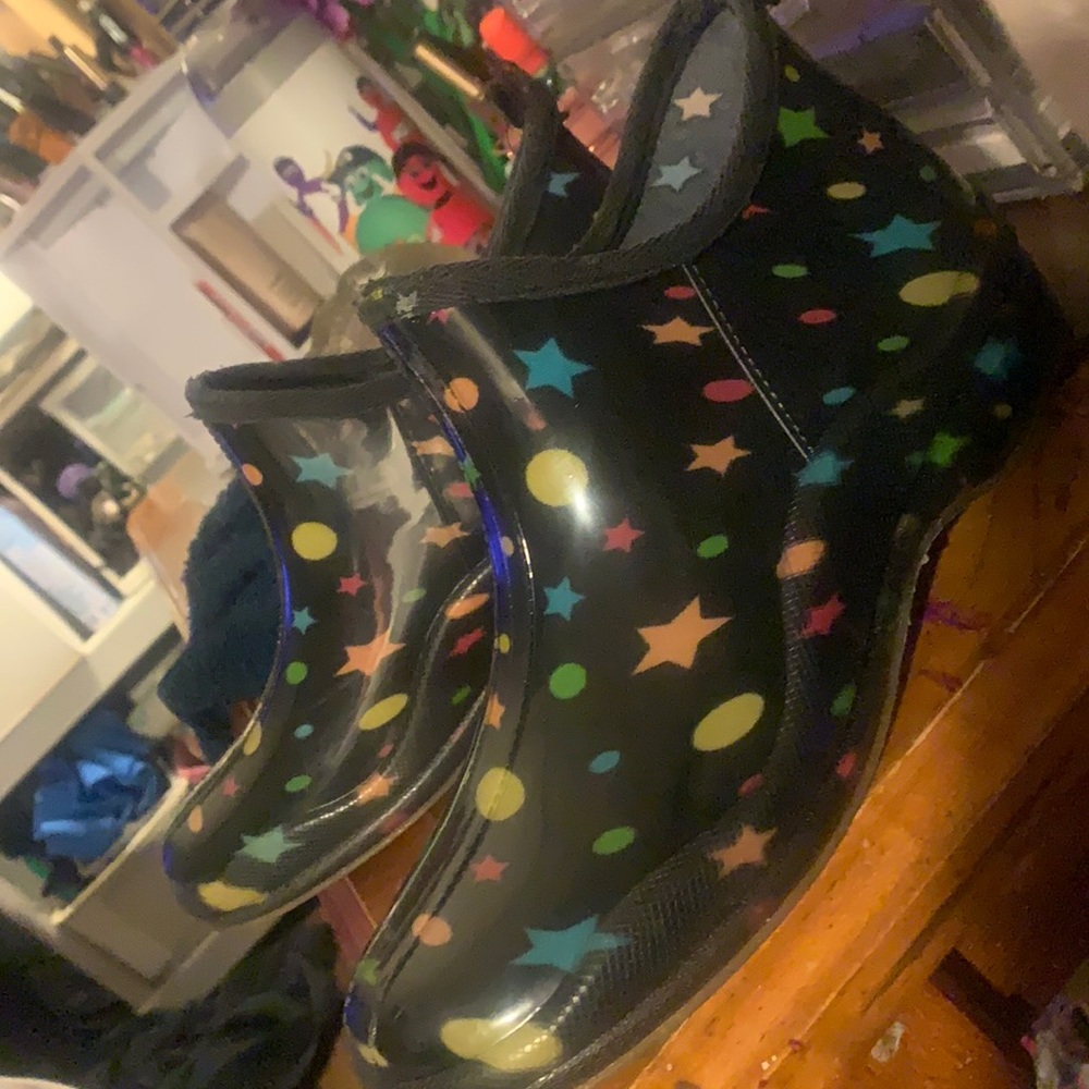Ankle rain boots size 8